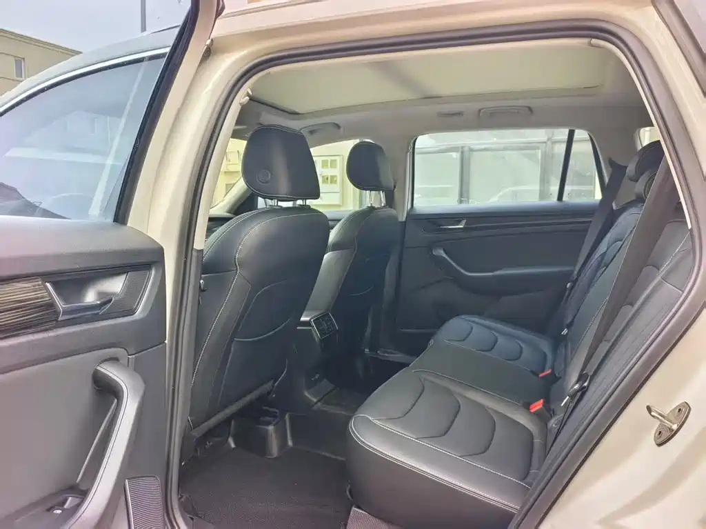 Kodiaq 柯迪亚克 2022款 TSI330 5座两驱奢享版