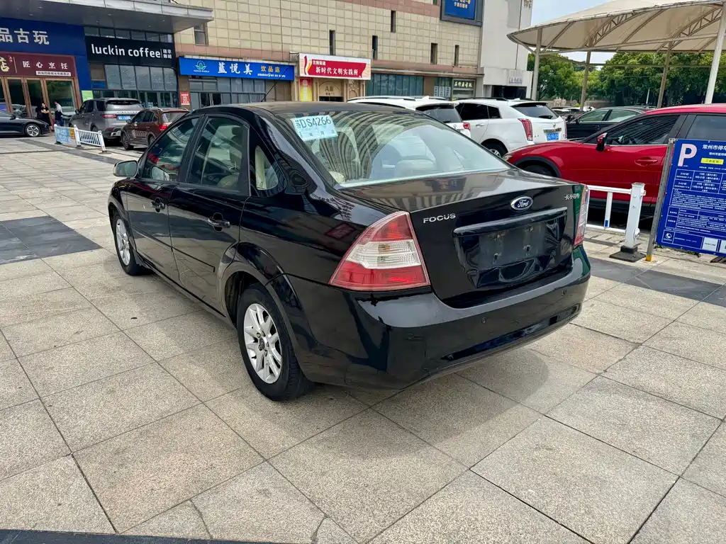Focus Sedan Classic 1.8 L Manual Fashion