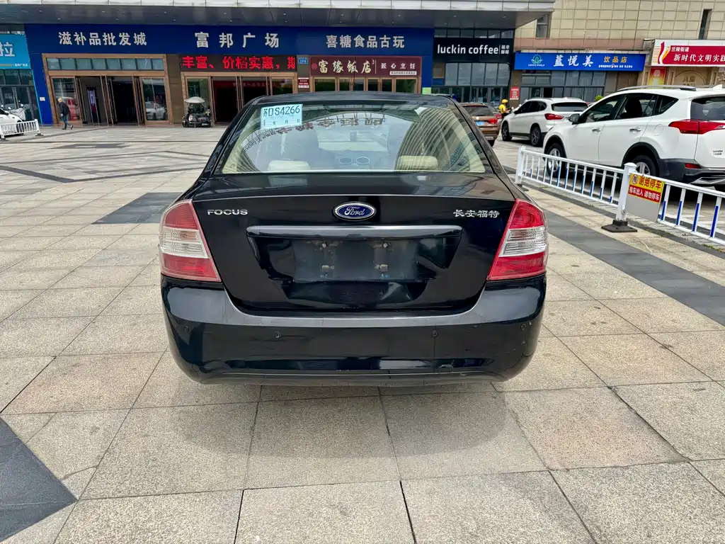 Focus Sedan Classic 1.8 L Manual Fashion