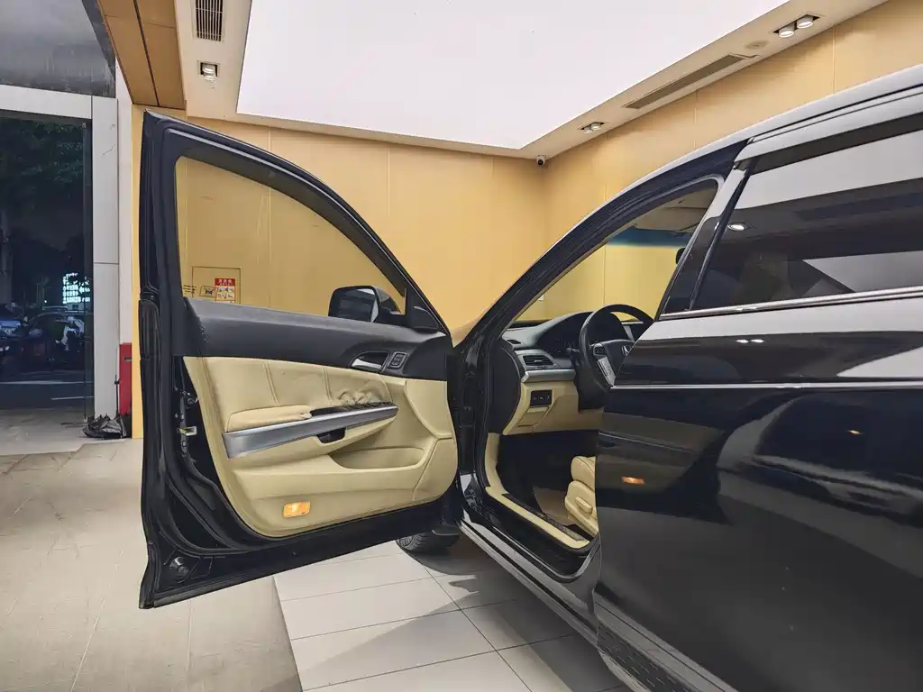 Crosstour 3.5 L Flagship
