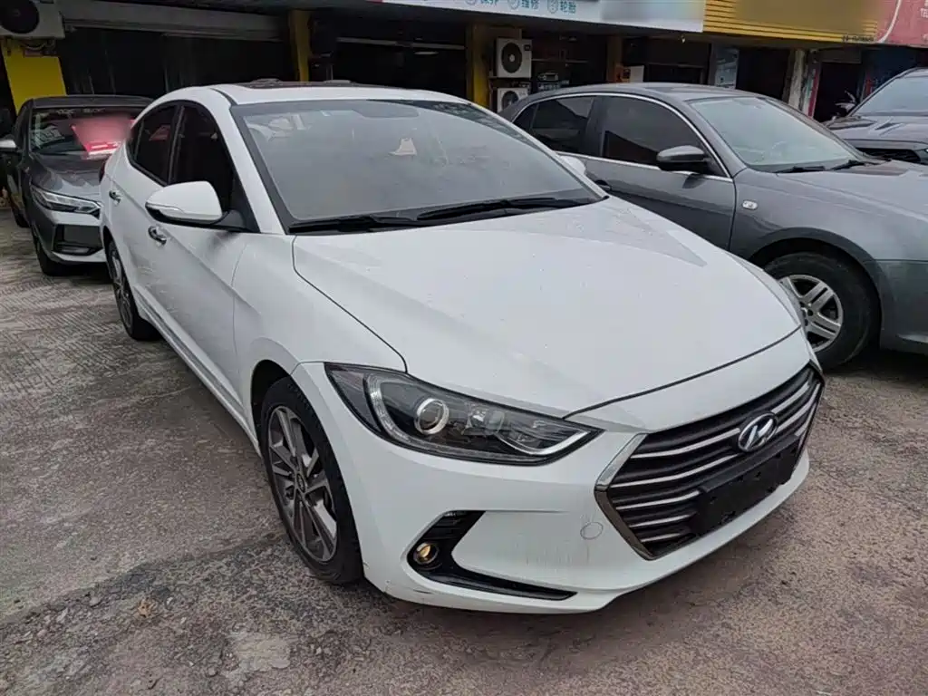 Elantra 1.6 L Auto Smart Dazzle · Elite