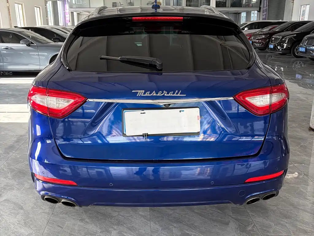 Levante 3.0 T Standard CN-V