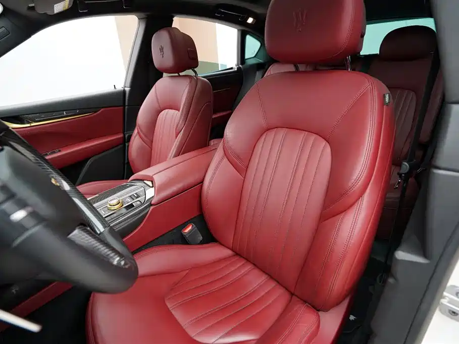 Levante 3.0 T Standard