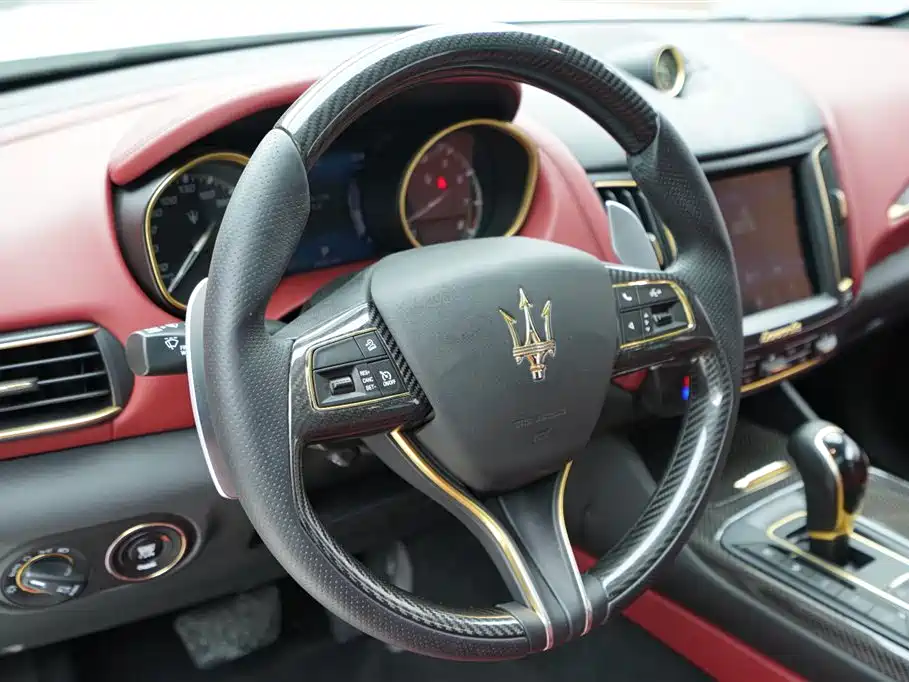 Levante 3.0 T Standard