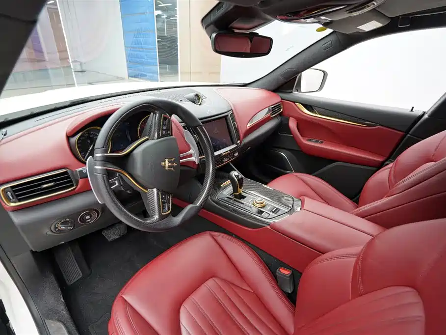 Levante 3.0 T Standard