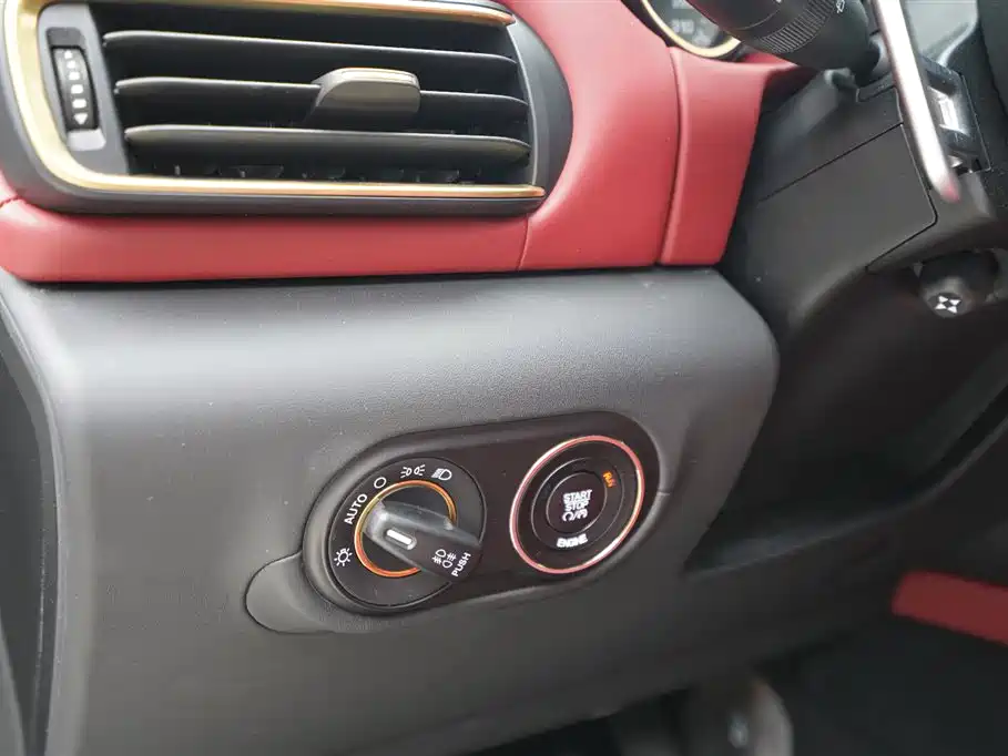 Levante 3.0 T Standard