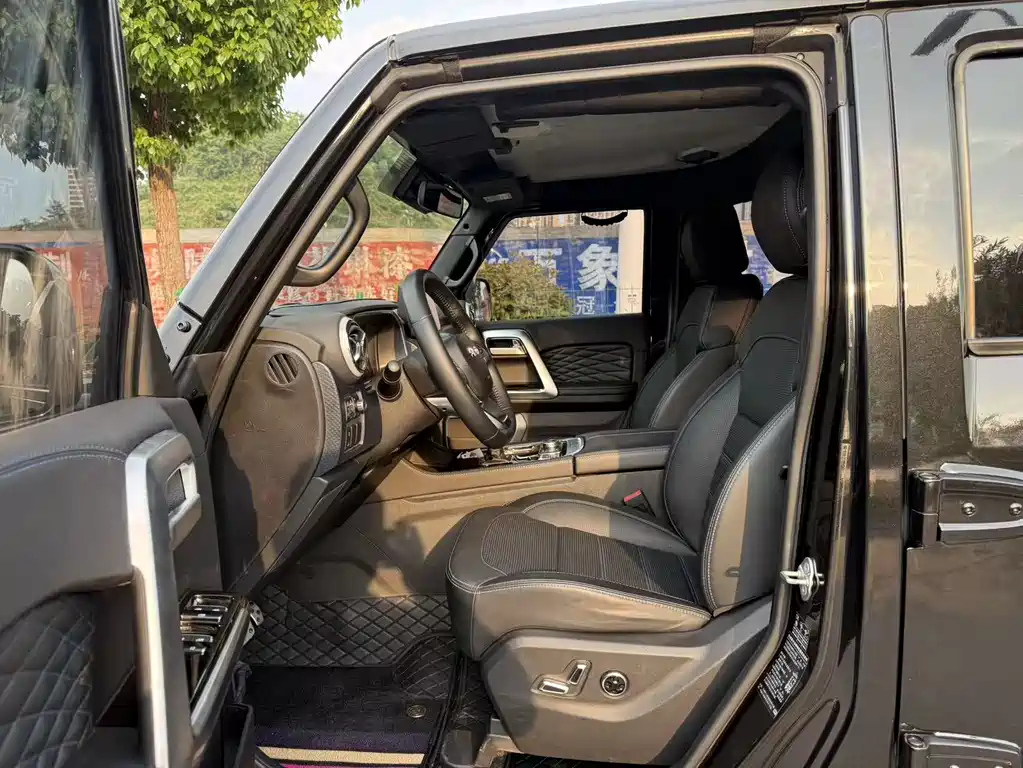 BAIC BJ40 2.0 T Auto 4 WD City Hunter Swordsman