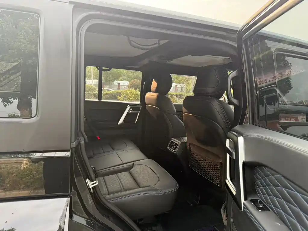 BAIC BJ40 2.0 T Auto 4 WD City Hunter Swordsman