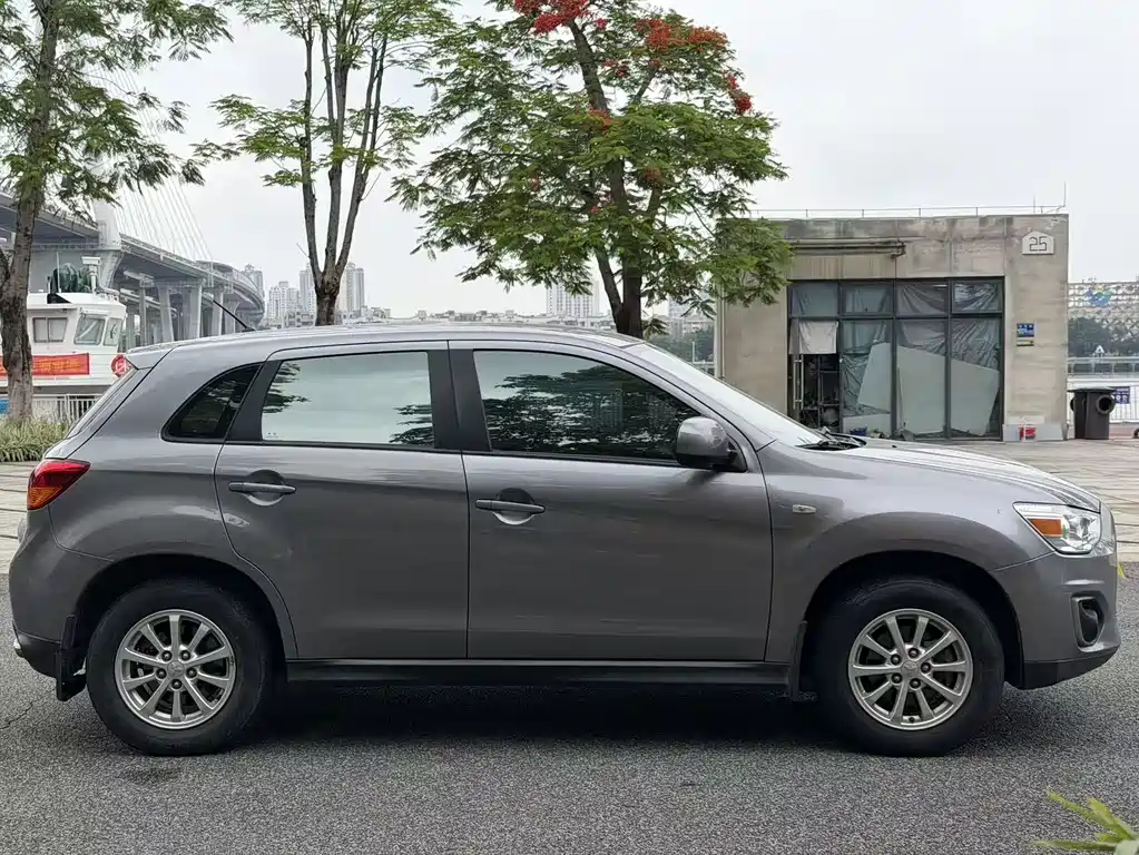 ASX 2.0 L CVT 2 WD Elite