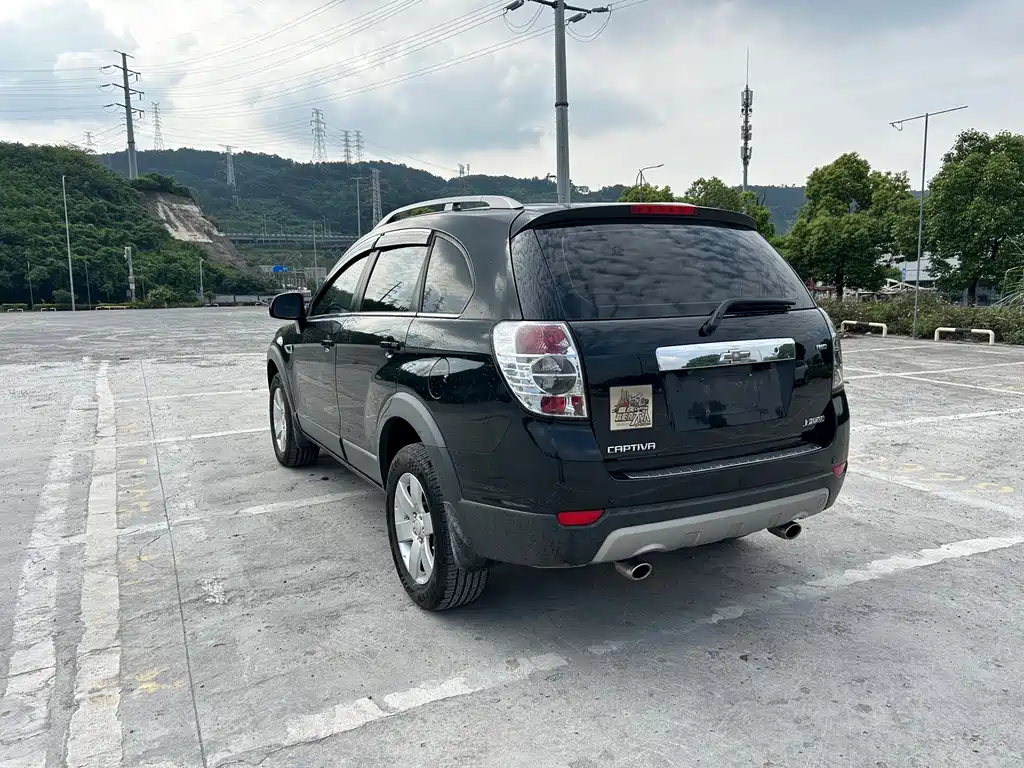 Captiva 2.4 L 4 WD Luxury 5-seat