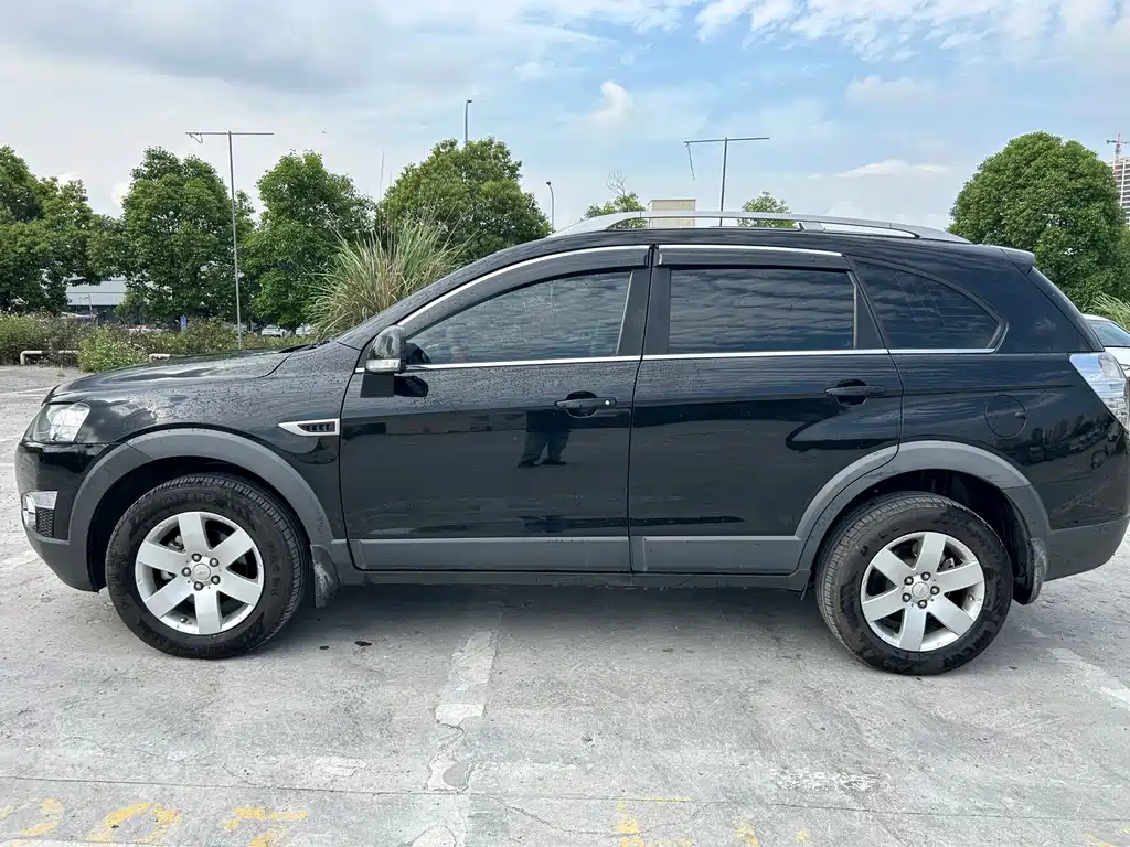 Captiva 2.4 L 4 WD Luxury 5-seat