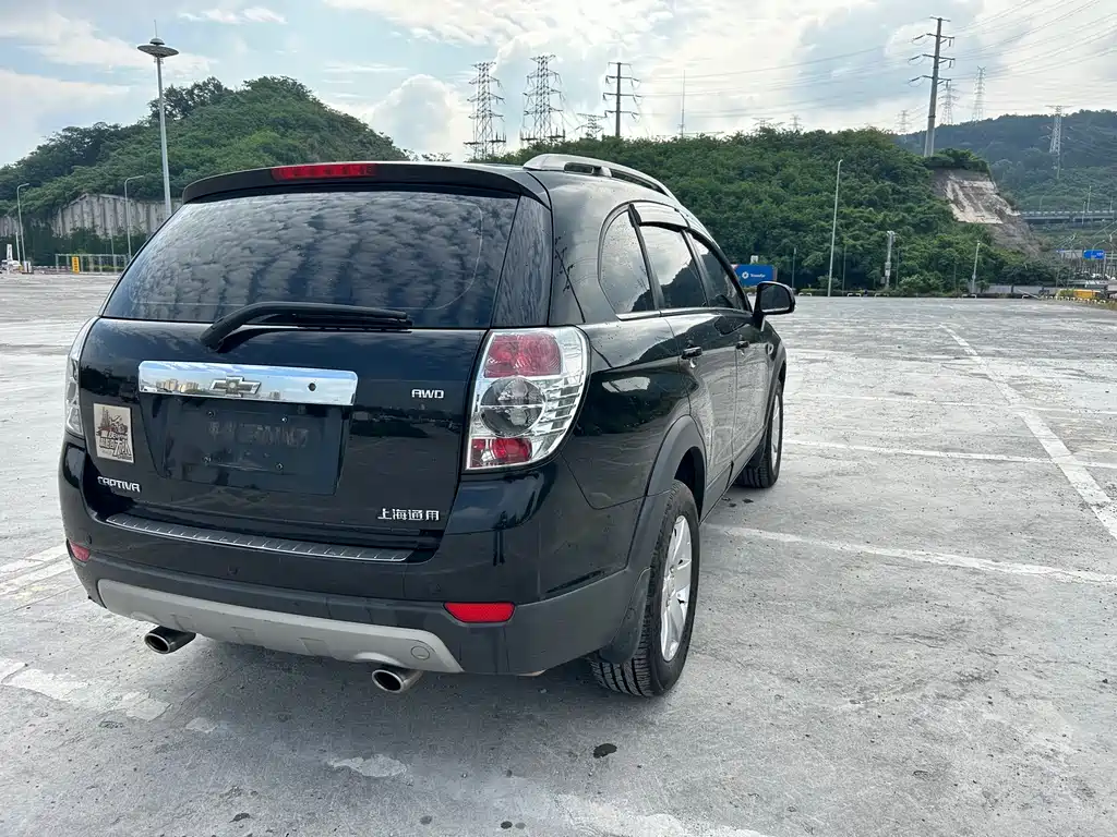 Captiva 2.4 L 4 WD Luxury 5-seat