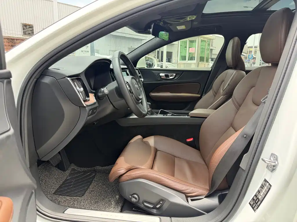 Volvo S60 T4 Smart Vision Luxury
