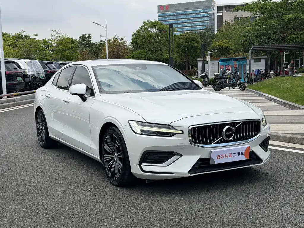 Volvo S60 T4 Smart Vision Luxury