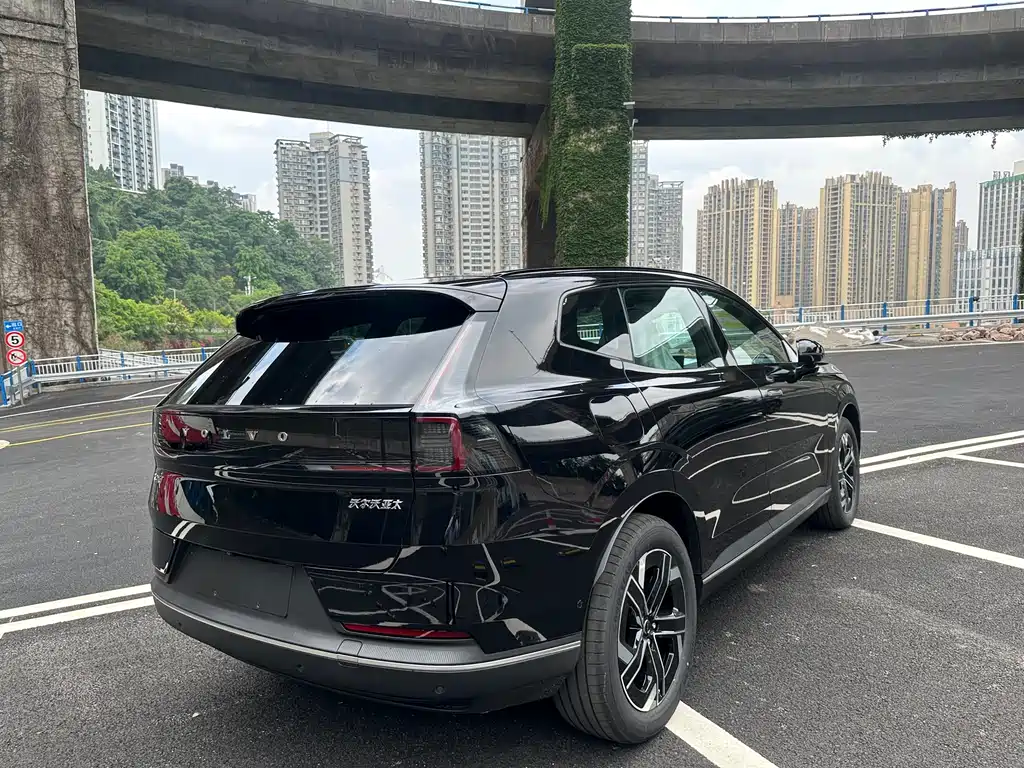 Volvo XC70 PHEV 沃尔沃XC70插电式混动 2026款 两驱长续航Core
