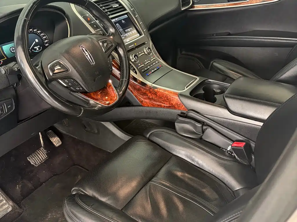 Lincoln MKX 2.7 T 4 WD Honor Shine