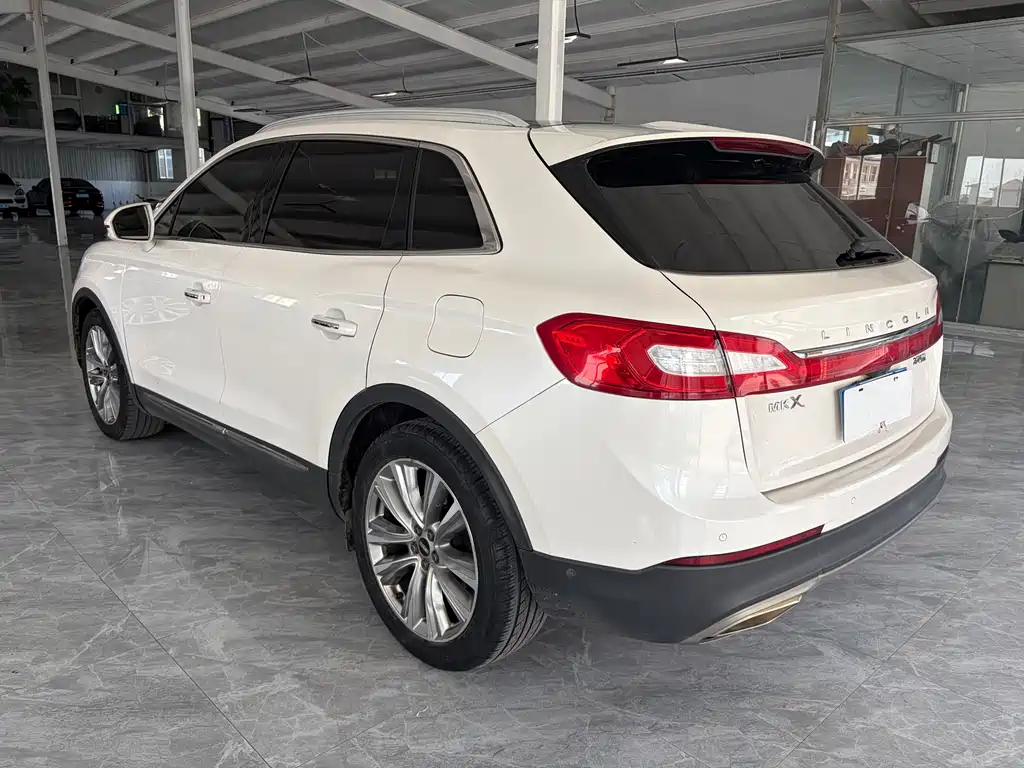 Lincoln MKX 2.7 T 4 WD Honor Shine