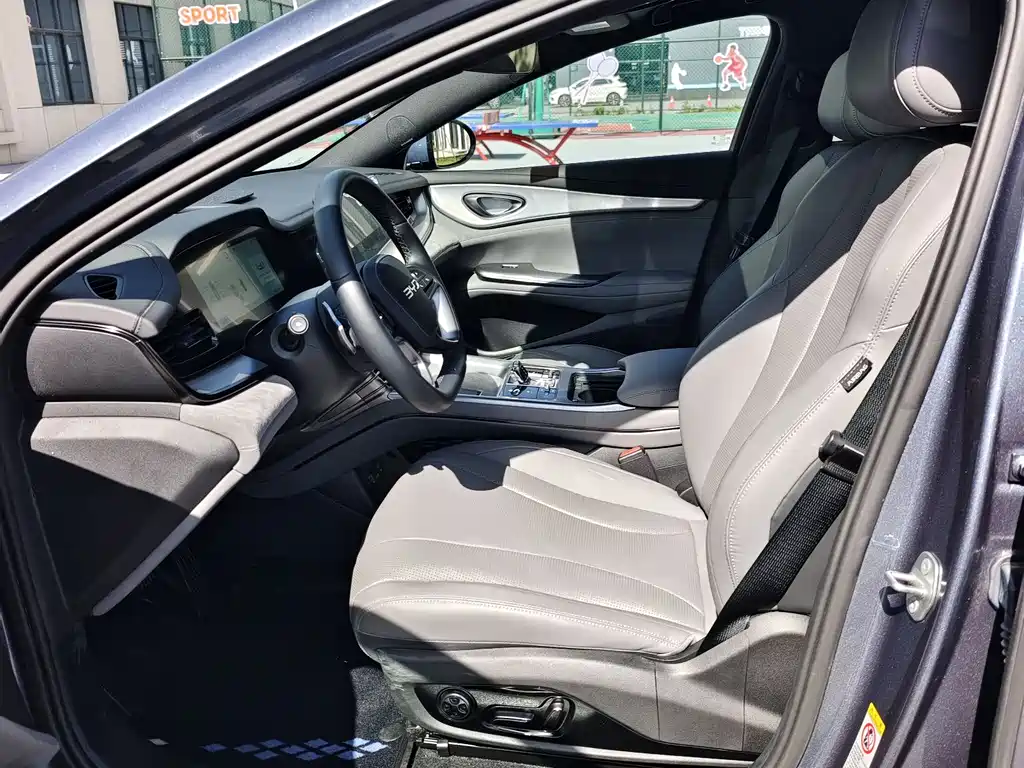 Seal 07 DM-i Smart Drive DM-i 1.5 L 125 km Distinguished