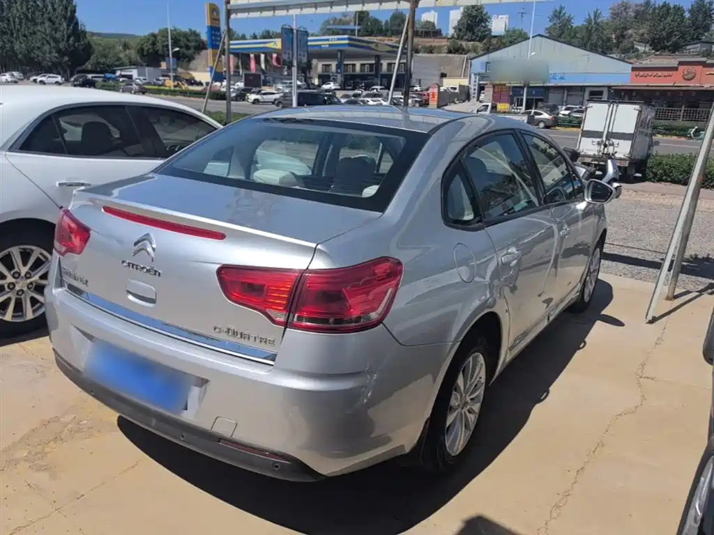 C-Quatre Sedan 1.6 L Auto Fashionable