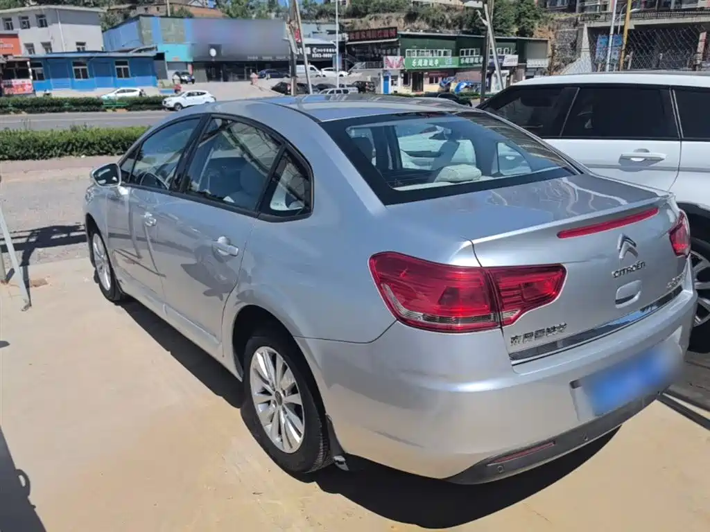 C-Quatre Sedan 1.6 L Auto Fashionable