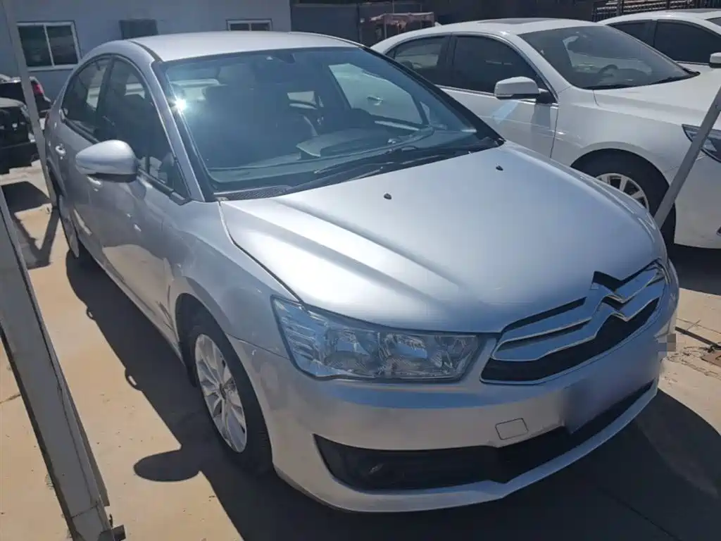 C-Quatre Sedan 1.6 L Auto Fashionable