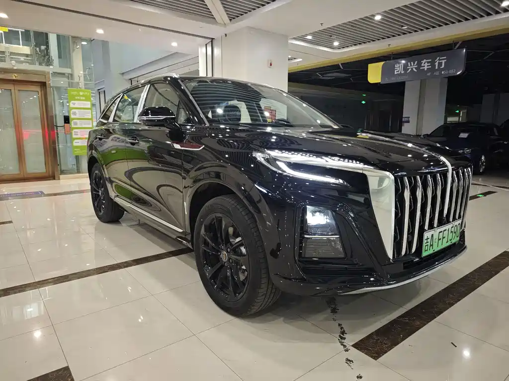 Hongqi HS3 PHEV 117 km Power Action
