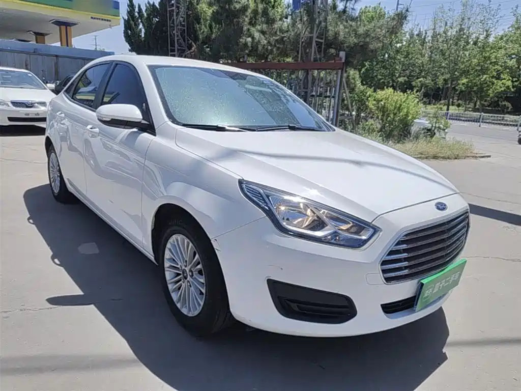 Escort Facelift 1.5 L Auto Comfort