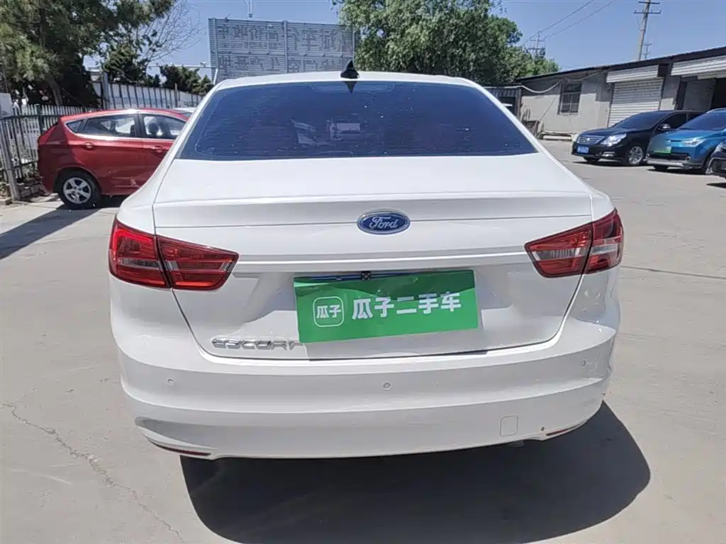 Escort Facelift 1.5 L Auto Comfort