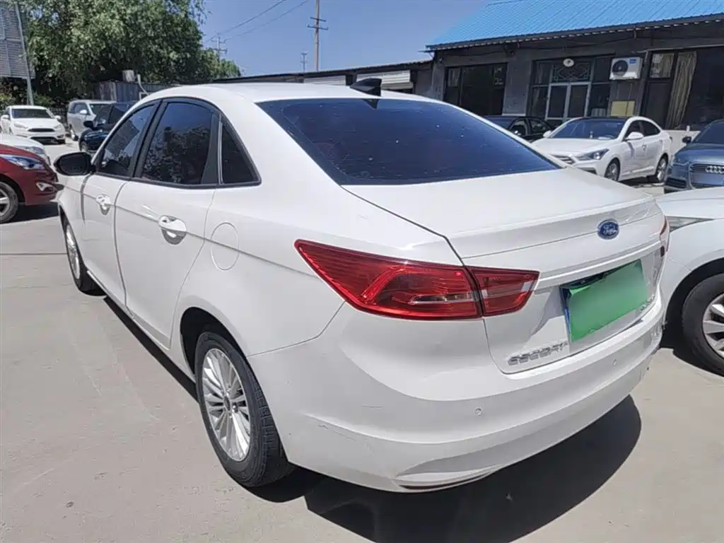 Escort Facelift 1.5 L Auto Comfort