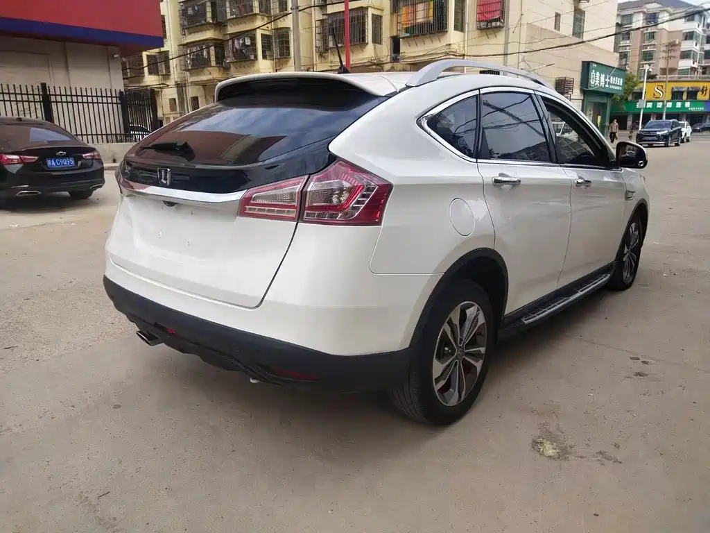 URX 6 SUV 1.8 T Charm Upgrade