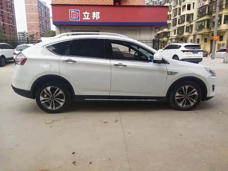 Luxgen URX 6 SUV 1.8 T Charm Upgrade