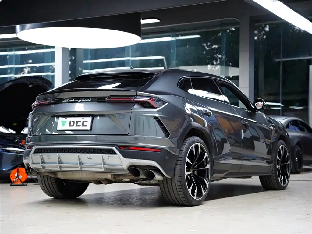 Urus 4.0 T V8