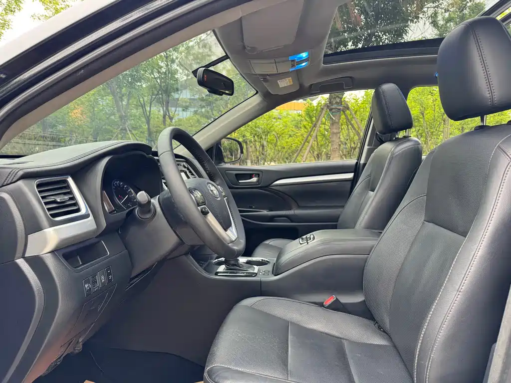 Highlander 2.0 T 4 WD Dazzle Black Limited