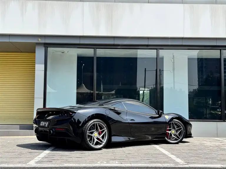 Ferrari F8 Tributo 3.9 T V8