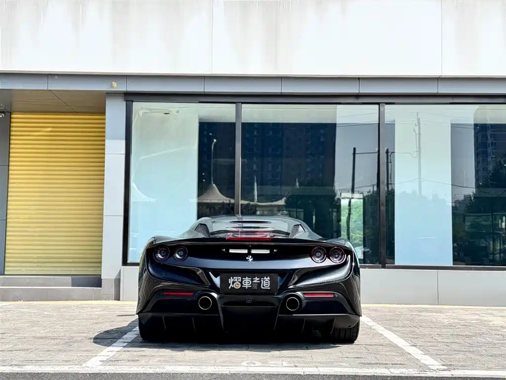 Ferrari F8 Tributo 3.9 T V8