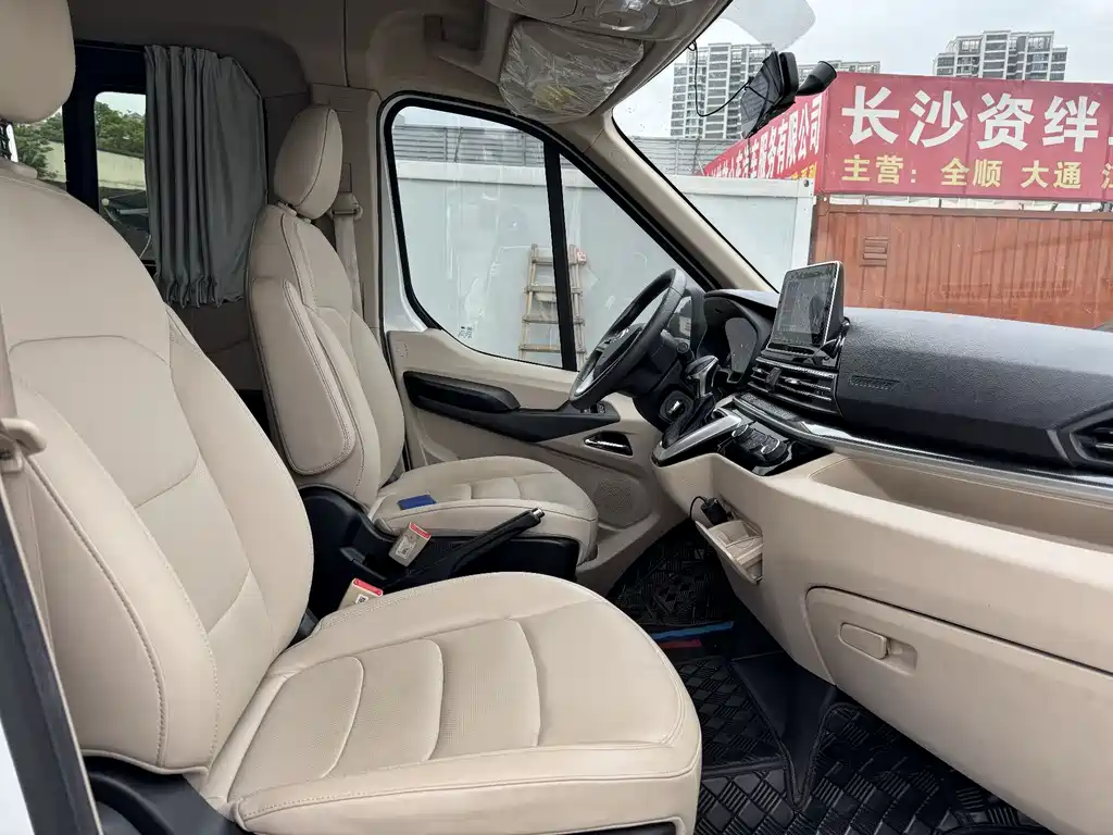 Xintu V90 新途V90 2024款 智达营运版 2.0 T自动后驱长轴高顶后单胎9座
