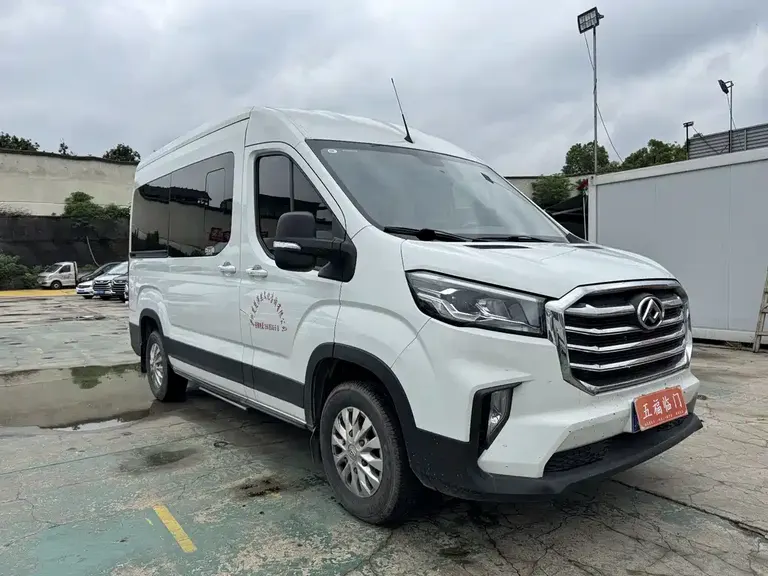 Maxus Xintu V90 新途V90 2024款 智达营运版 2.0 T自动后驱长轴高顶后单胎9座