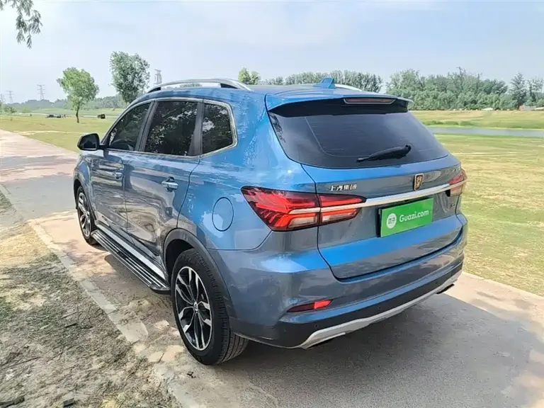 Roewe RX5 30 T 2 WD Auto Internet Smart Enjoyment