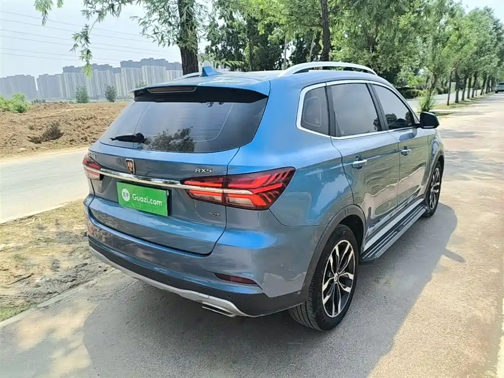 Roewe RX5 30 T 2 WD Auto Internet Smart Enjoyment