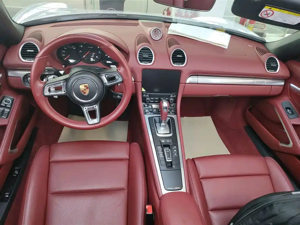 Porsche 718 Boxster 2.0 T