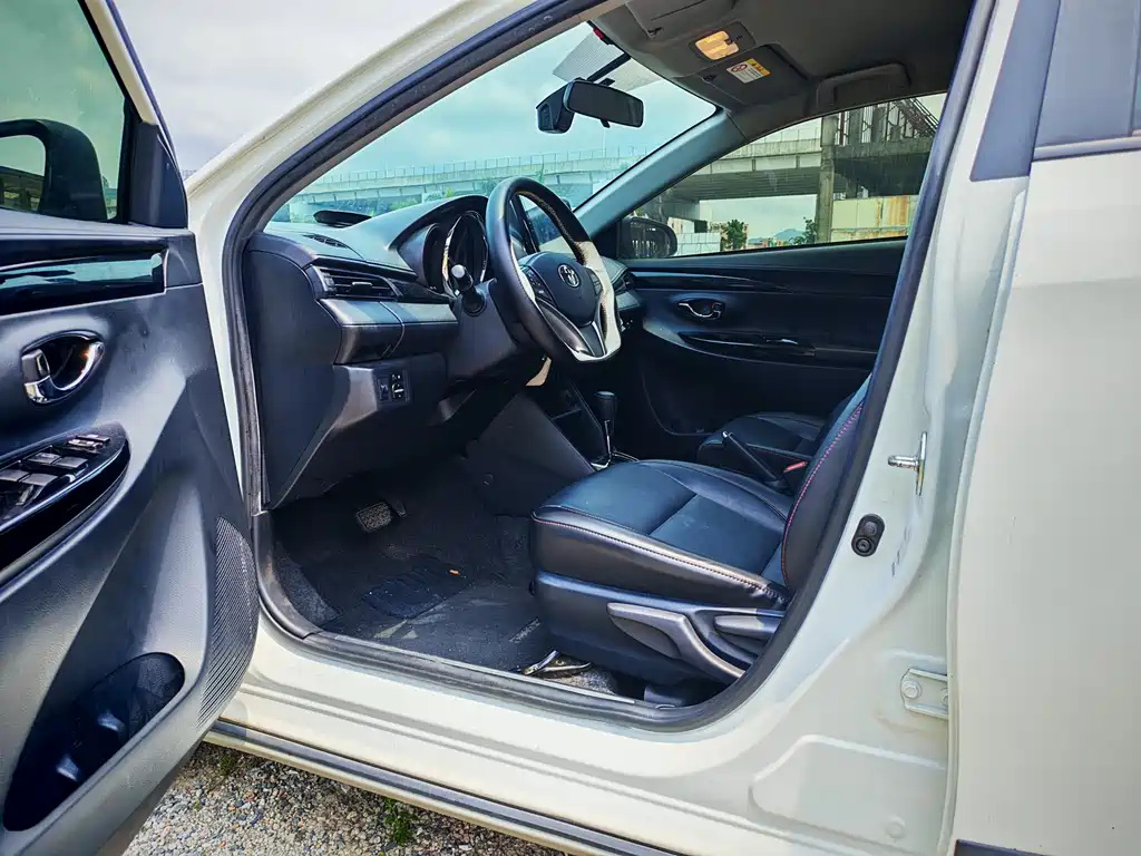 YARiS L Zhixuan Zhixuan X 1.5 L CVT Luxury PLUS