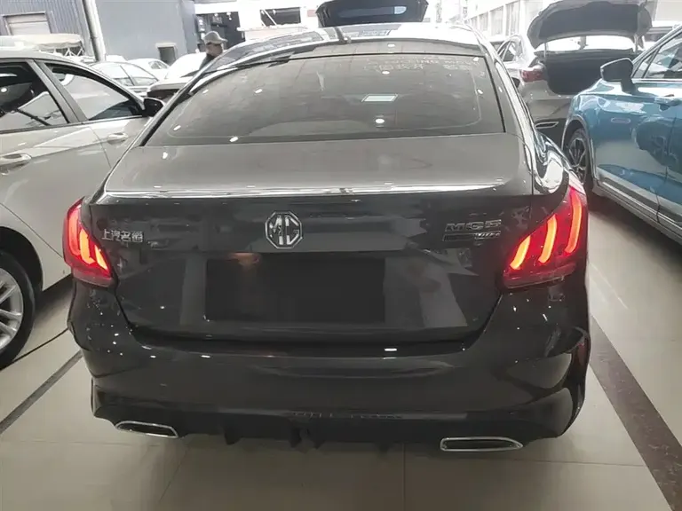 MG5 180 DVVT CVT Youth Luxury