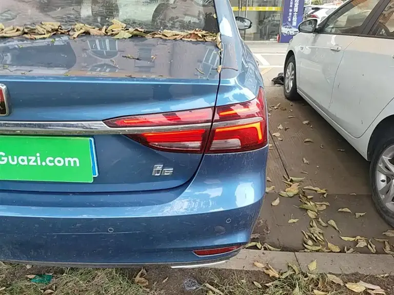Roewe i6 Classic PLUS 1.6 L CVT 4 G Connected Glory Flagship