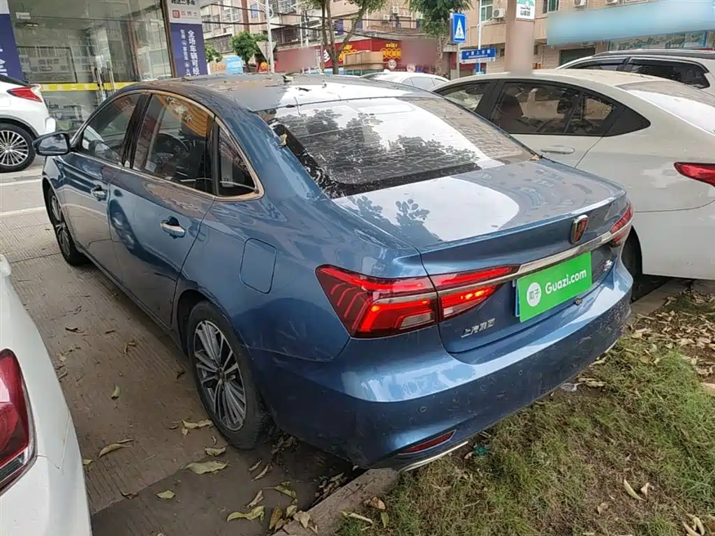 Roewe i6 Classic PLUS 1.6 L CVT 4 G Connected Glory Flagship