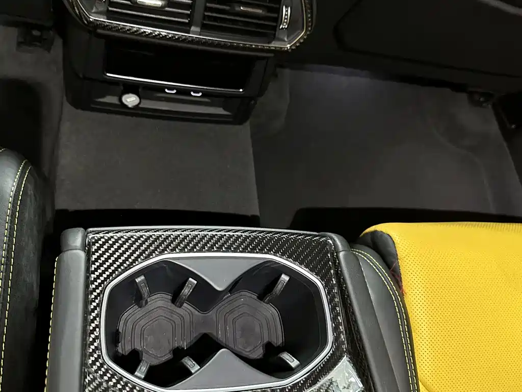 Urus 4.0 T V8