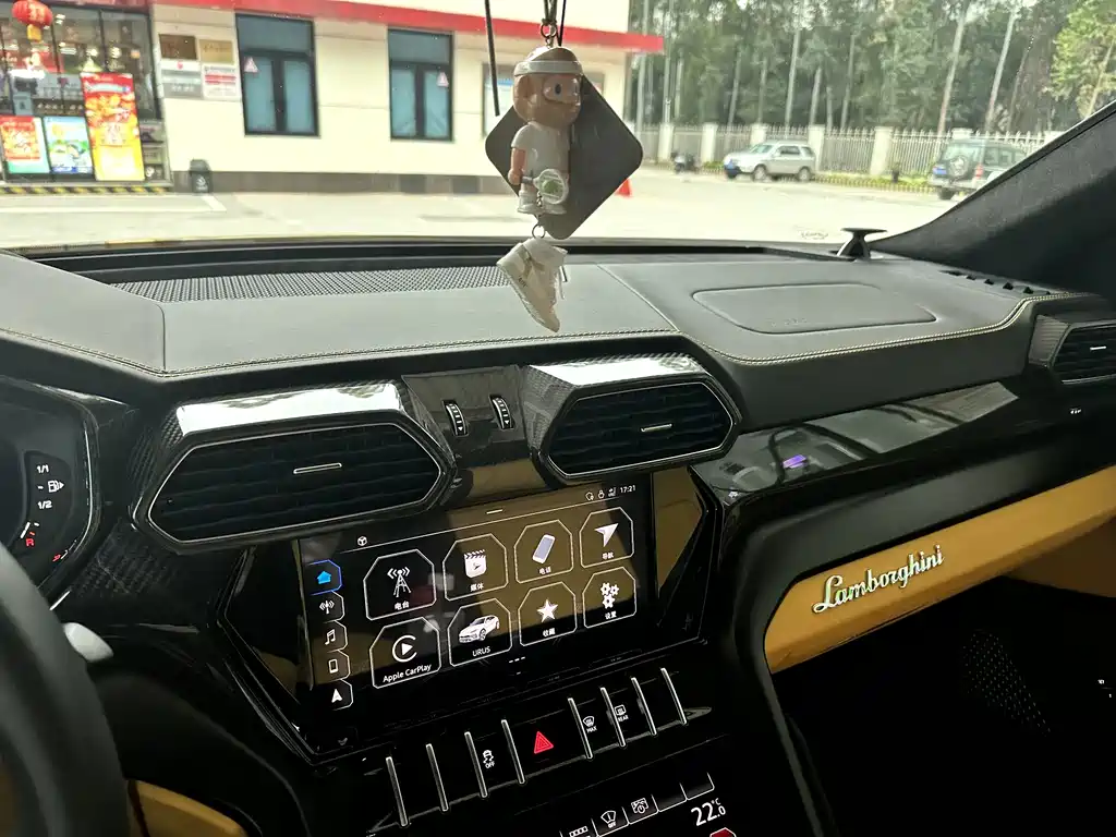 Urus 4.0 T V8