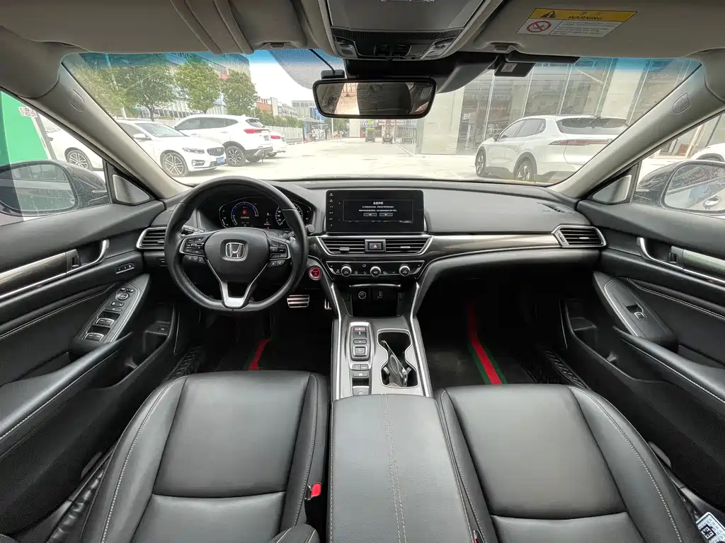 Accord Sharp· Hybrid 2.0 L Phantom Night · Sharp Smart