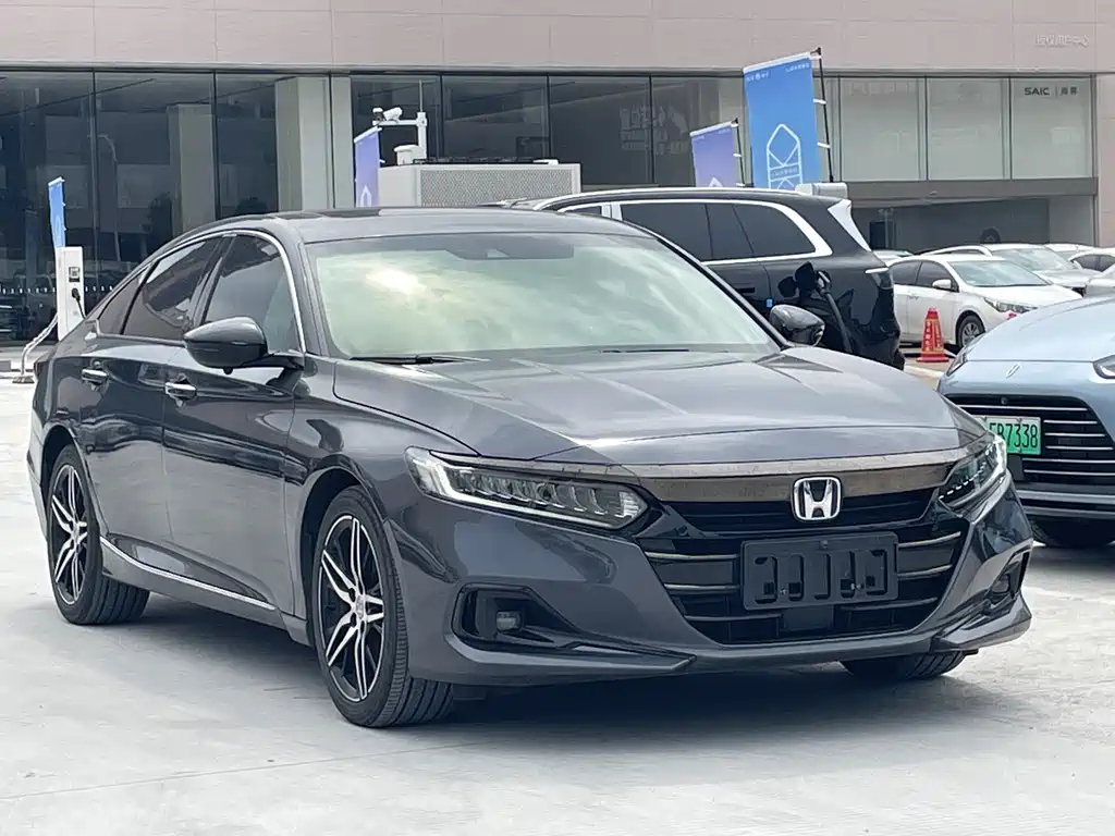 Accord Sharp· Hybrid 2.0 L Phantom Night · Sharp Smart