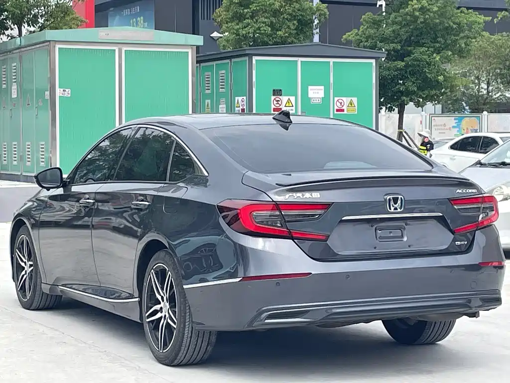 Accord Sharp· Hybrid 2.0 L Phantom Night · Sharp Smart