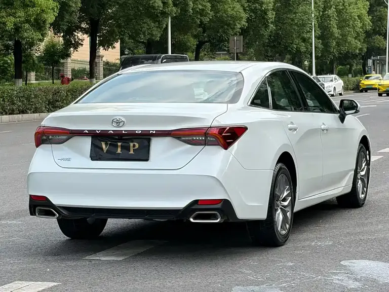 Toyota Avalon 2.0 L Progressive CN-VI